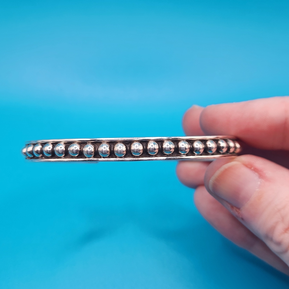 Elegant Silver Beaded Bracelet - Picture 1 of 6